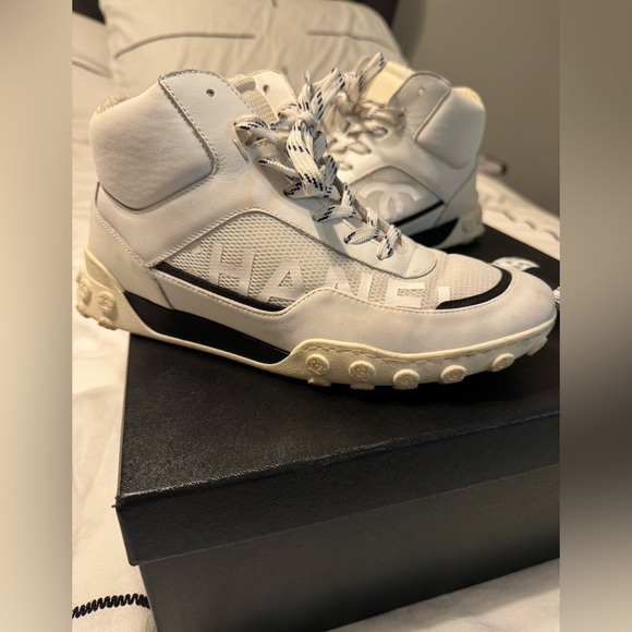 CHANEL SNEAKERS - Picture 2 of 5